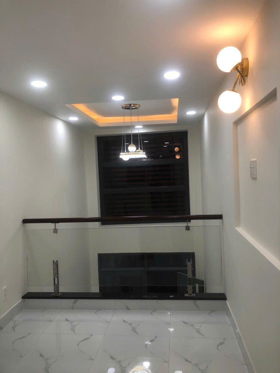 BÁN NHÀ MẶT TIỀN QUẬN 7, 3 TẦNG, GẦN NGUYỄN HỮU THỌ, 40M2, 6,X TỶ